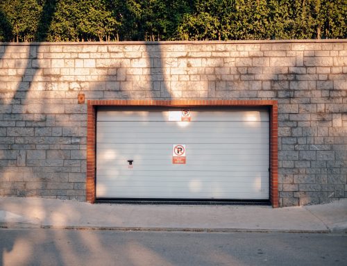10 Signs It’s Time to Replace Your Old Driveway Gate